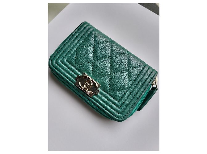 Monedero Chanel Boy Verde - vista 2