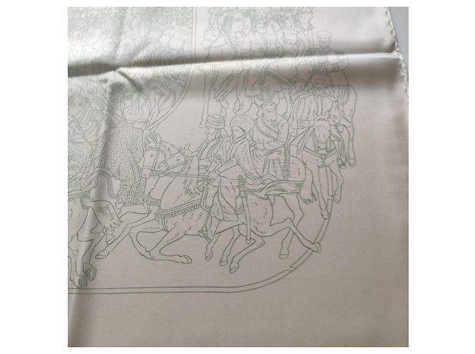 Foulard Hermès in seta Carré Grand Procession in Moscow Beige - vista 6