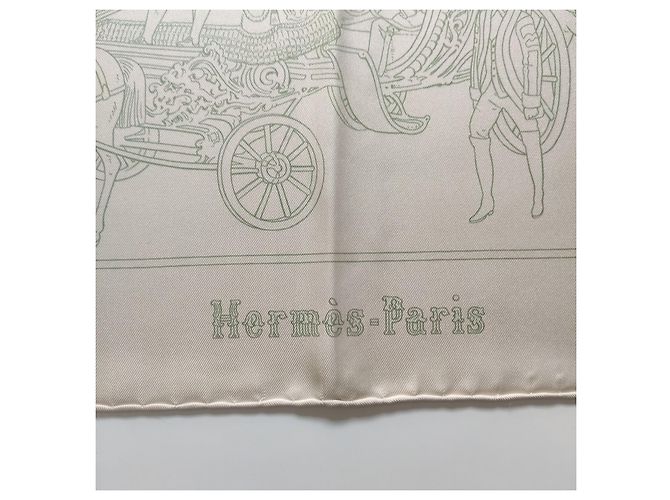 Foulard Hermès in seta Carré Grand Procession in Moscow Beige - vista 7