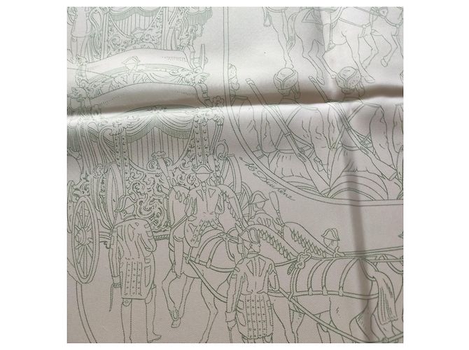 Foulard Hermès in seta Carré Grand Procession in Moscow Beige - vista 8