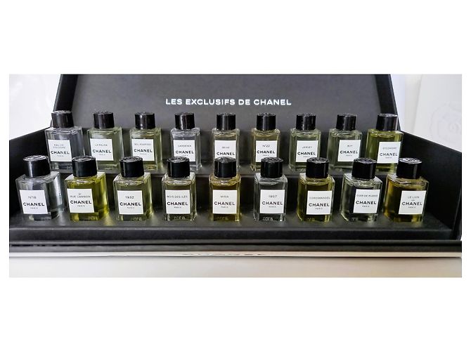 Chanel Les Exclusifs. Coffret complet des 18 miniatures. Blanc - vue 5