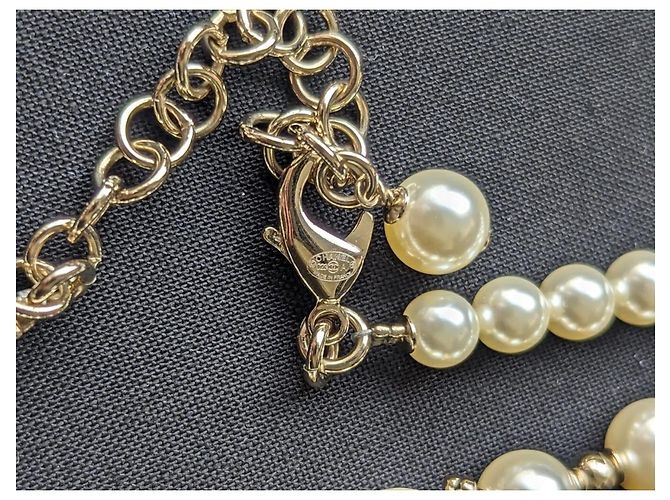Chanel CC C23Una scatola per collana a lunga conservazione con perle e logo in cristallo stellato Bianco - vista 18