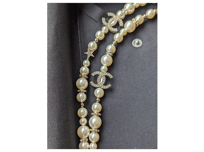 Chanel CC C23Una scatola per collana a lunga conservazione con perle e logo in cristallo stellato Bianco - vista 19
