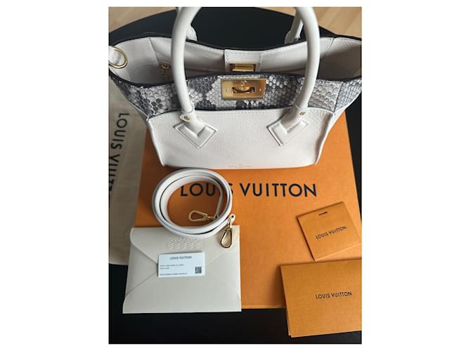 Louis Vuitton On My Side PM Python Tasche Weiß - Ansicht 6