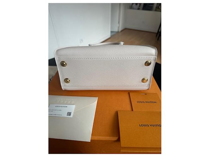 Louis Vuitton On My Side PM Python Tasche Weiß - Ansicht 8