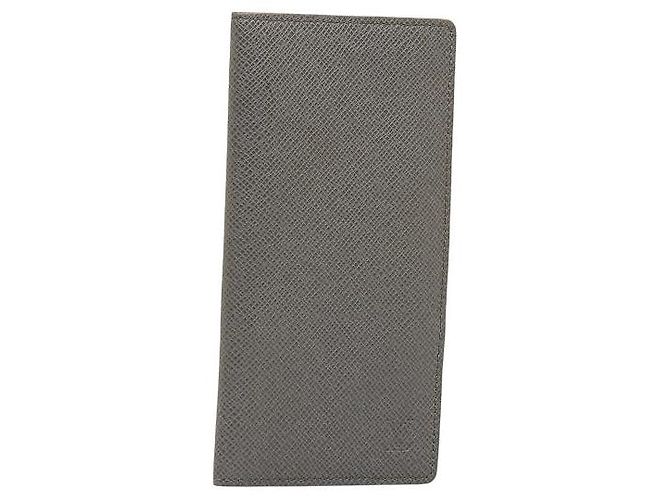 Louis Vuitton Taiga Brazza M32644 Gris - vista 2
