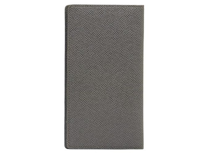 Louis Vuitton Taiga Brazza M32644 Gris - vista 3