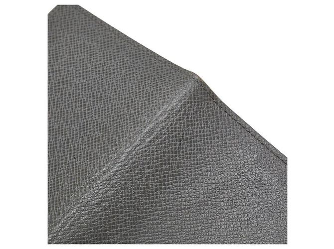 Louis Vuitton Taiga Brazza M32644 Gris - vista 5