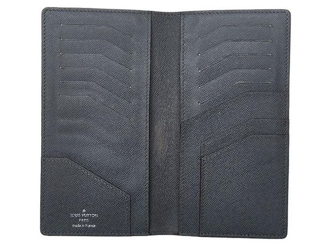 Louis Vuitton Taiga Brazza M32644 Gris - vista 8