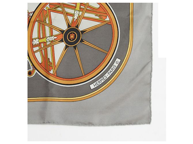 Quadratischer Schal von Hermès 90 Washington-Wagen 1981 Farbe Grau - Ansicht 3