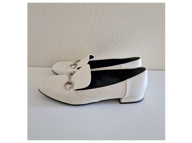 Mocassini Gucci in pelle color crema Crudo - vista 2