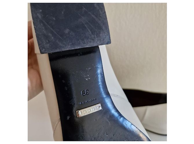 Mocassini Gucci in pelle color crema Crudo - vista 3