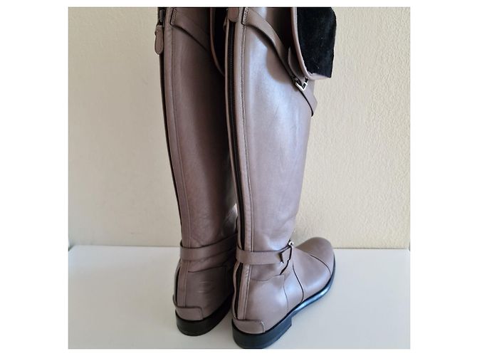 Botas Balenciaga de piel gris - vista 2