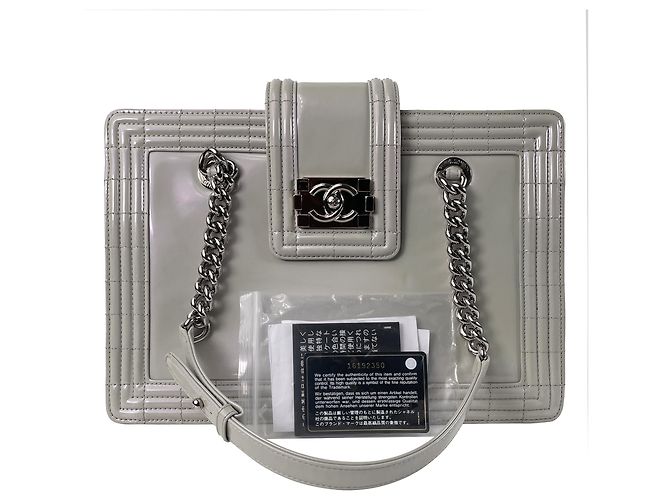 Chanel Grey Iridescent Patent Boy Reverso Einkaufstasche Grau - Ansicht 9