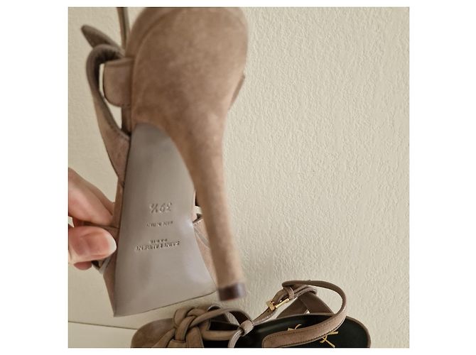 Sandali Yves Saint Laurent in scamosciato beige - vista 3