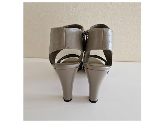 Sandali Chanel in vernice grigio 40 - vista 4