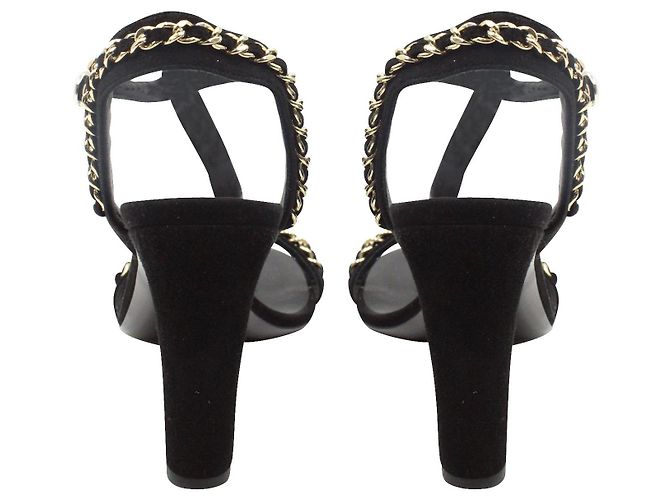 Timeless Chanel Sandali in camoscio nero con catena dorata - vista 4