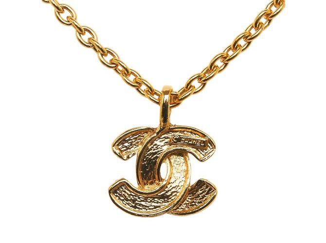 Chanel Collana con ciondolo logo CC trapuntato D'oro - vista 2