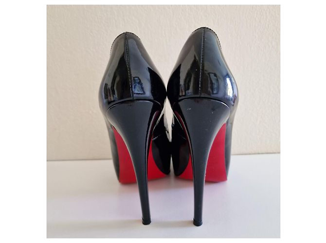 Décolleté Christian Louboutin in vernice nera - vista 4