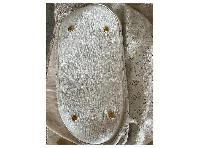 Borsa Louis Vuitton in pelle color crema Crudo - vista 2