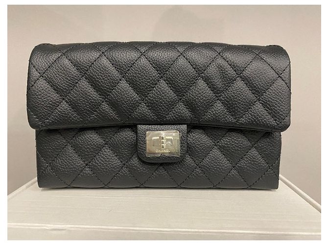 Chanel Versão bolsa de cintura 2.55 Preto - vista 2