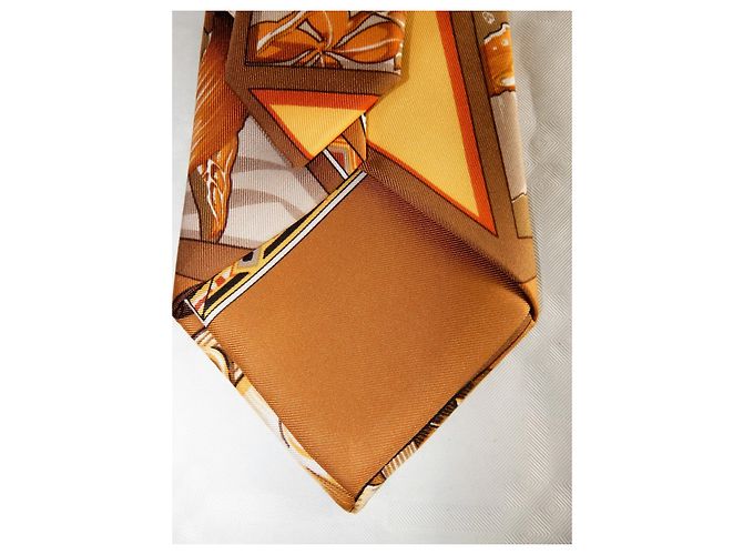 Cravatta Hermès in seta marrone Au Son du Tam Tam - vista 4