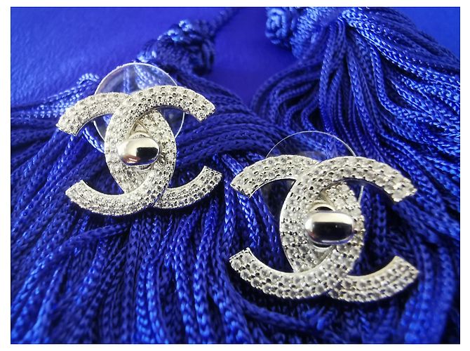 Pendientes icónicos con cierre giratorio de CHANEL Plata - vista 2