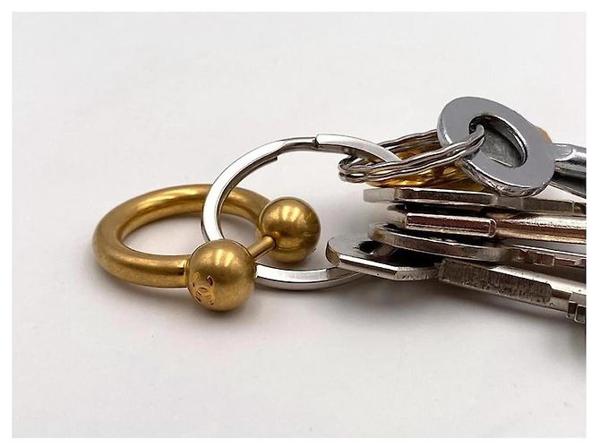 charm gioiello da borsa Chanel in metallo dorato D'oro - vista 2