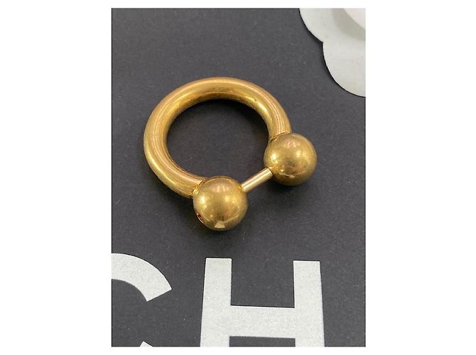 charm gioiello da borsa Chanel in metallo dorato D'oro - vista 3