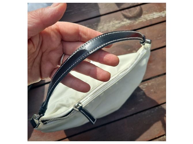 Prada Minitasche Beige Nylon - Ansicht 2