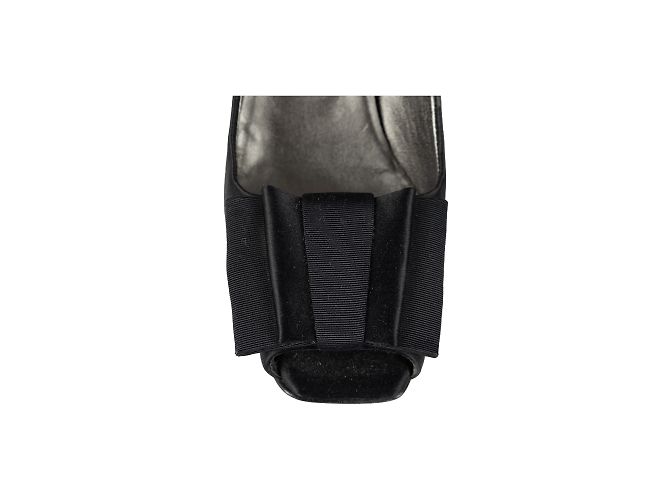 Bow Décolleté aperte in raso nero Prada - vista 5