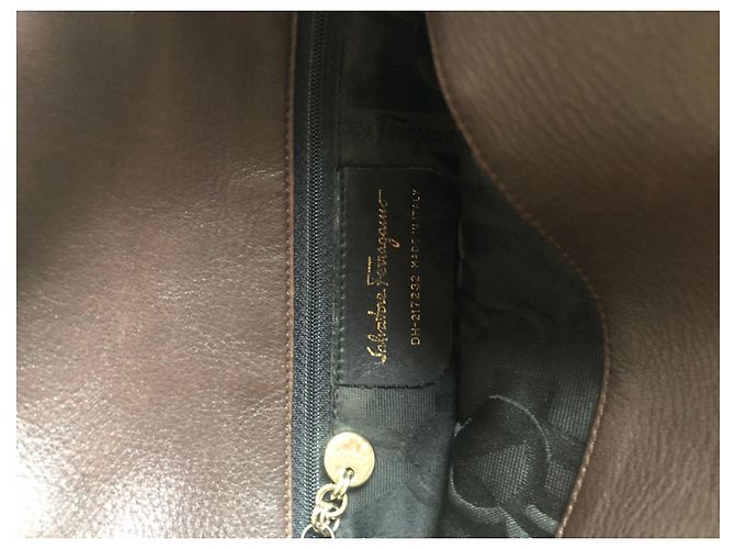 Sac à main Salvatore Ferragamo en cuir marron foncé - vue 8