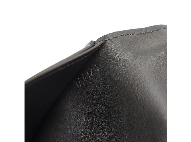 Louis Vuitton Cartera Monogram Shadow Brazza M62900 Negro - vista 10