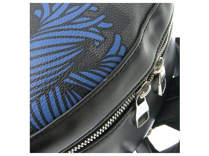 Louis Vuitton Damier Graphite Nemeth Josh Backpack in Very Good Condition Black - view 7