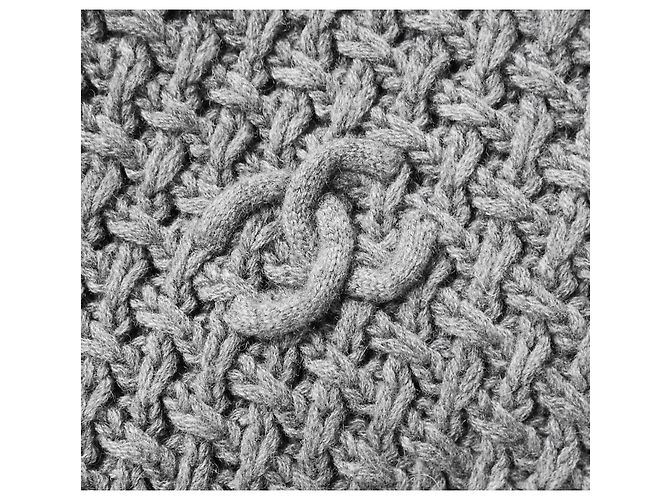 Chanel Archival CC Logo Grobstrickschal aus grauem Kaschmir - Ansicht 3
