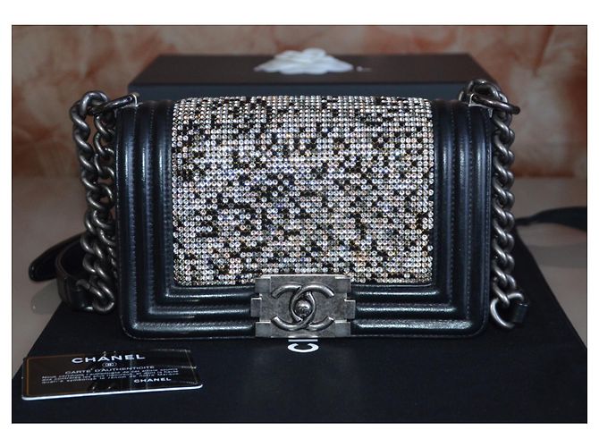 Borsa mini Chanel Boy con cristalli Swarovski Nero Multicolore Silver hardware - vista 11