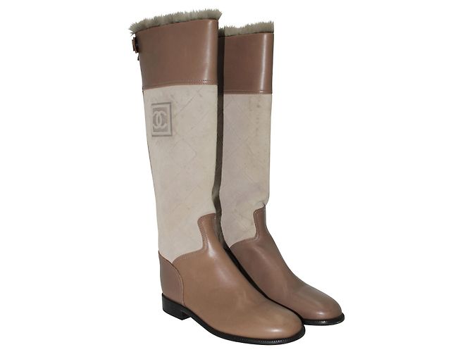 Timeless Botas Chanel acolchoadas até o joelho em camurça e couro creme e marrom Branco Cru - vista 2