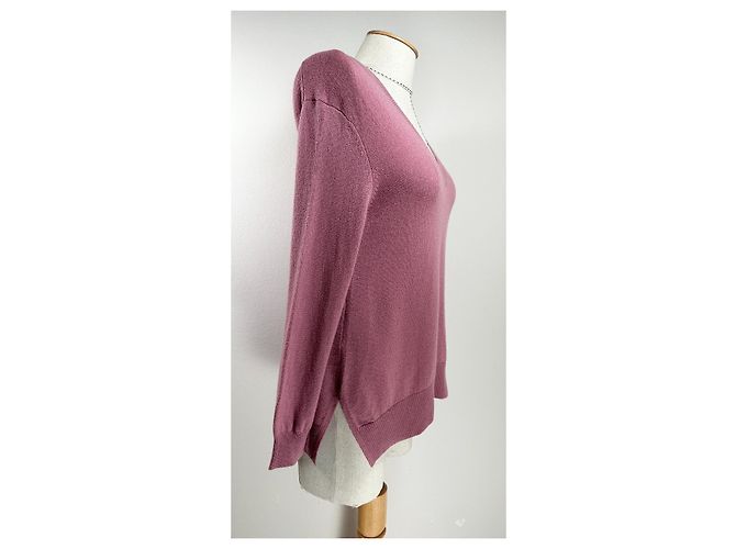 Autre Marque Rosa Kaschmir Pullover mit V Ausschnitt und Rosen Detail Pink - Ansicht 2