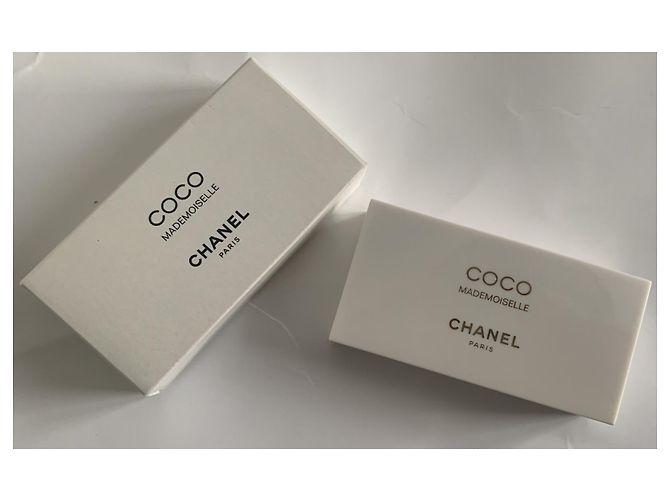 Carillon Chanel Coco Mademoiselle Miniatura Multicolore - vista 4