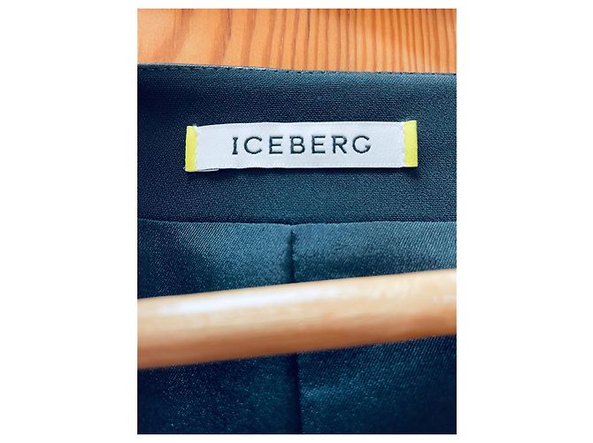 Iceberg Kleid aus schwarzer Viskose mit Kunstleder Details - Ansicht 4