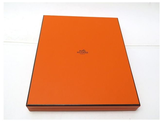 Hermès RARO TOP HALTER HERMES EN CUERO MARRÓN 36 s mirada 18 primavera 2022 Cuero Castaño - vista 15