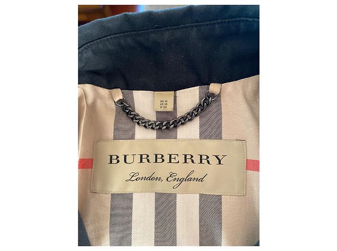 Gabardina de mujer Burberry nueva a estrenar. Negro - vista 2