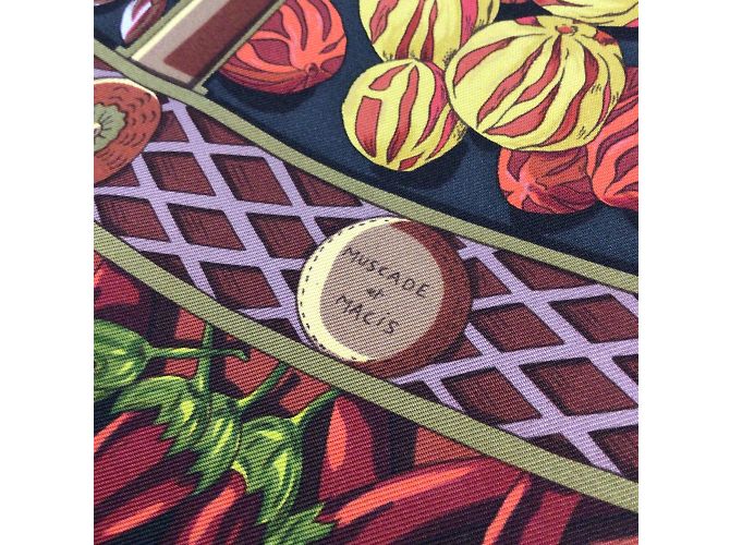 Hermès Hermes rosso / Sciarpa in twill di seta quadrata Hermes Multi Aux Pays des Epices grigio antracite Multicolore - vista 18