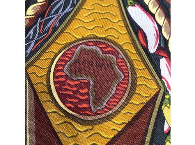 Hermès Hermes rosso / Sciarpa in twill di seta quadrata Hermes Multi Aux Pays des Epices grigio antracite Multicolore - vista 22