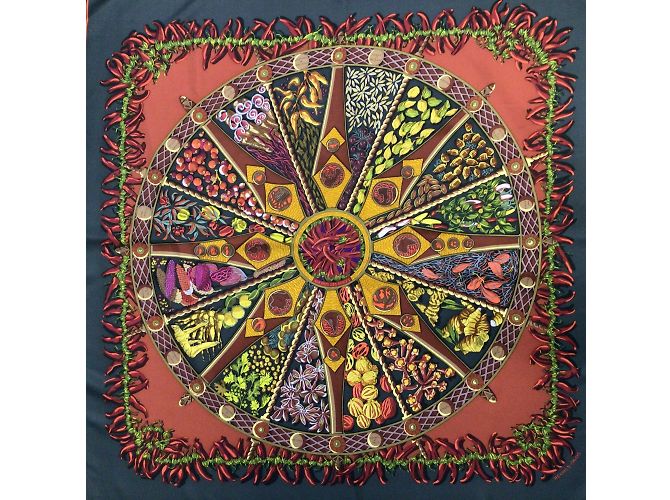 Hermès Hermes rosso / Sciarpa in twill di seta quadrata Hermes Multi Aux Pays des Epices grigio antracite Multicolore - vista 4