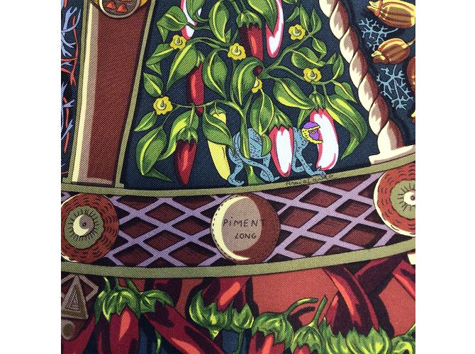 Hermès Hermes rosso / Sciarpa in twill di seta quadrata Hermes Multi Aux Pays des Epices grigio antracite Multicolore - vista 6