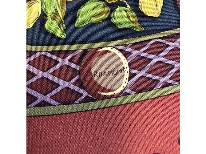 Hermès Hermes rosso / Sciarpa in twill di seta quadrata Hermes Multi Aux Pays des Epices grigio antracite Multicolore - vista 8