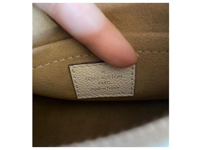 Borsa Louis Vuitton Marellini in pelle Epi quarzo bianco - vista 10