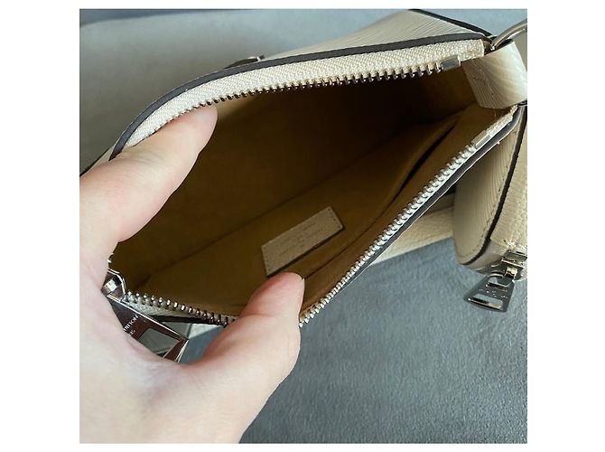 Borsa Louis Vuitton Marellini in pelle Epi quarzo bianco - vista 11