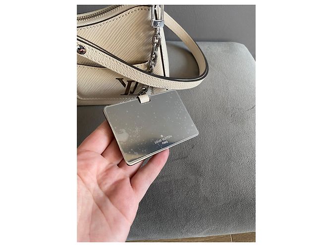 Borsa Louis Vuitton Marellini in pelle Epi quarzo bianco - vista 9